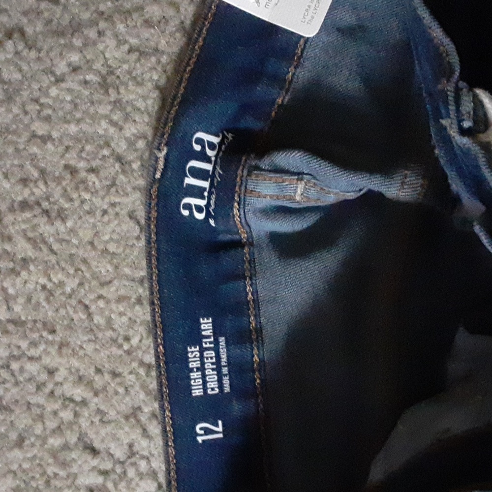 High Rise Cropped Flare NWT - Picture 6 of 7